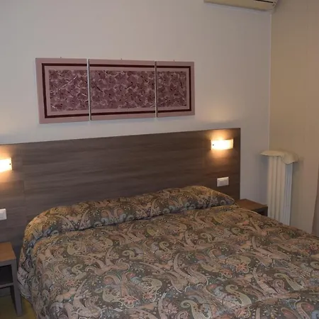 Pilotto 2* Πεσκιέρα ντελ Γκάρντα